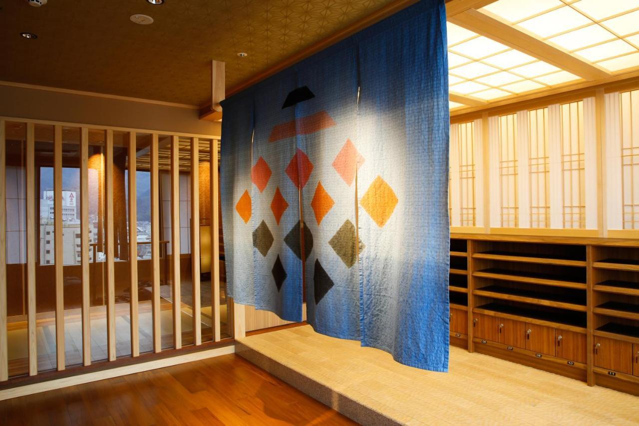 The Shiroyama Terrace Tsuyama Villa מראה חיצוני תמונה